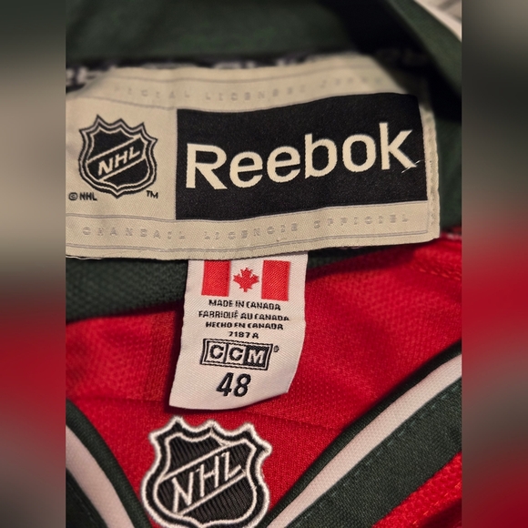 Reebok CCM NJ Devils Martin Brodeur Hockey Jersey Sz 48 With Autographed Puck - Picture 5 of 9